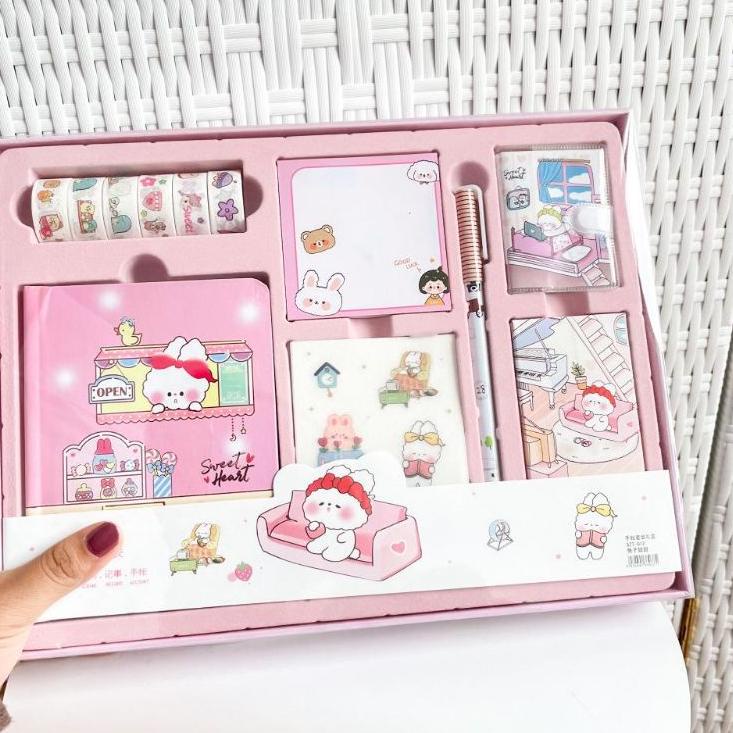 

Ready Hari Ini PAKET ALAT TULIS 7 IN 1 alat tulis jurnal kelinci/panda cewe ready 2 warna cantik lucu