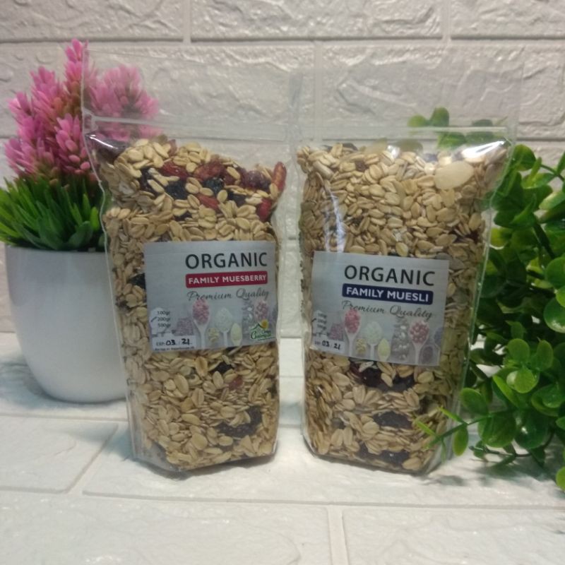 

organic family muesli & muesberry 200gr sereal sehat oatmeal overnight rolled oat dried fruit