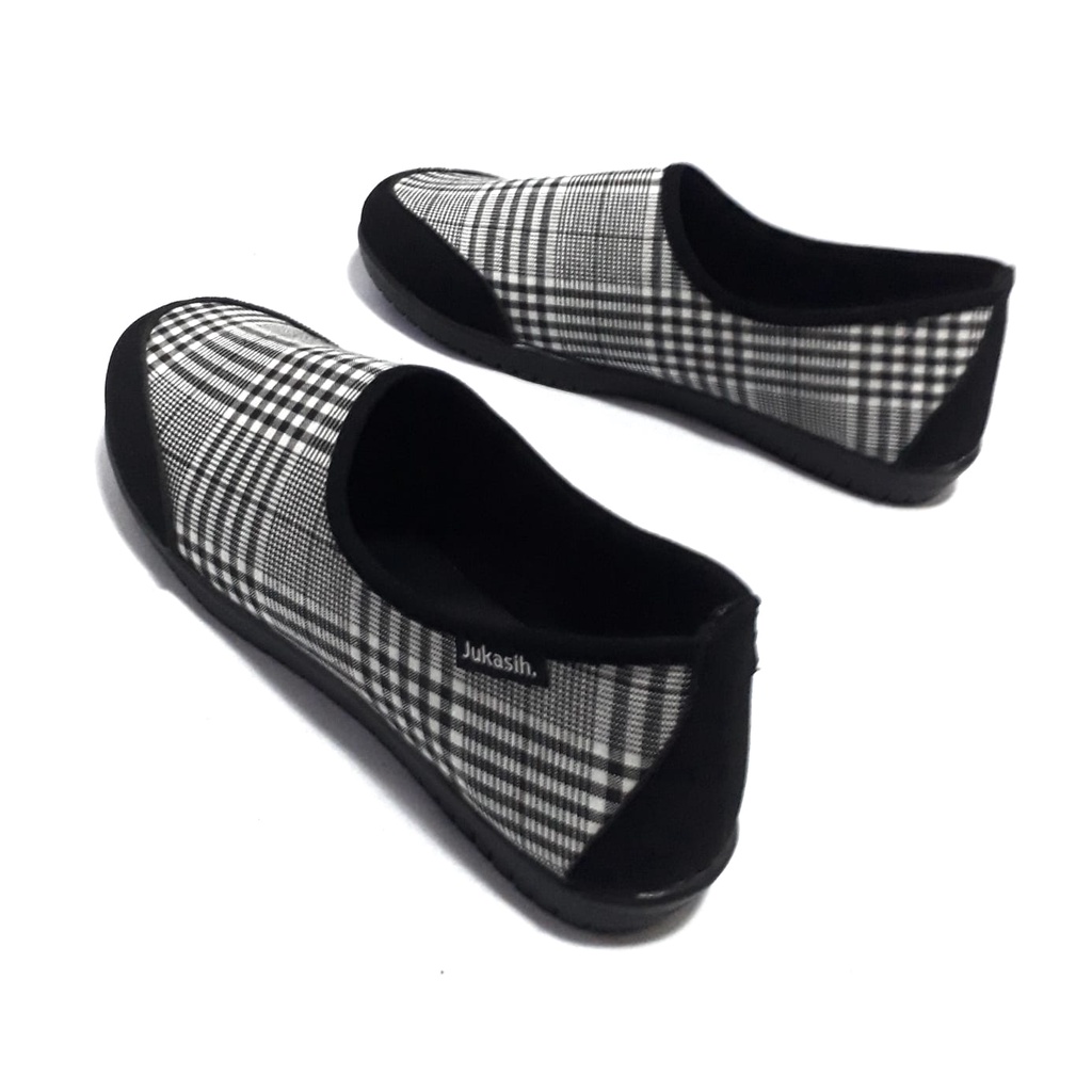 jukasih - sepatu slip on king aradea