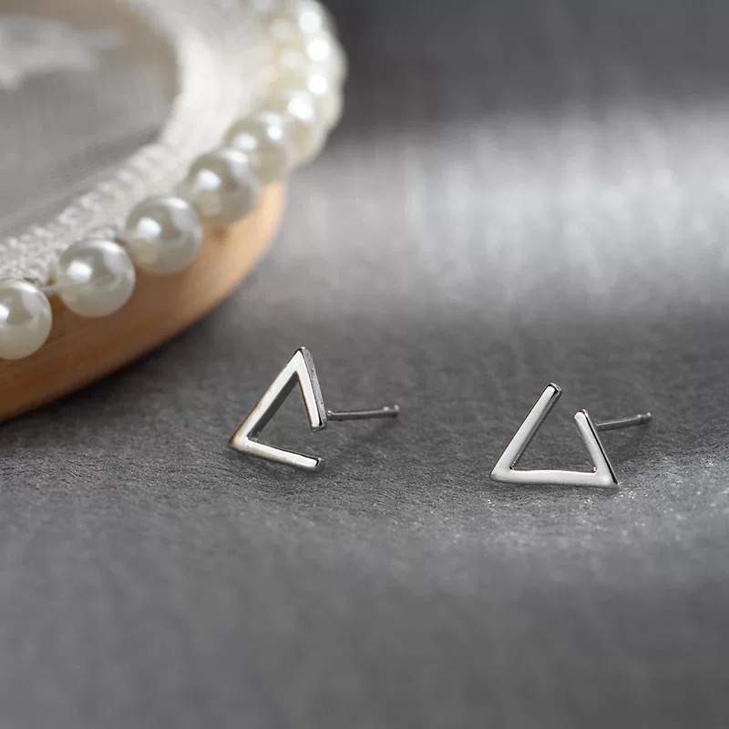 Kami Bunga Minimalis s925 Perak Kecil Berongga Segitiga Stud Anting-Anting Untuk Wanita Gadis Ins Trendi Kecil Geometris Anting-Anting Korea Fashion Telinga Perhiasan Aksesoris