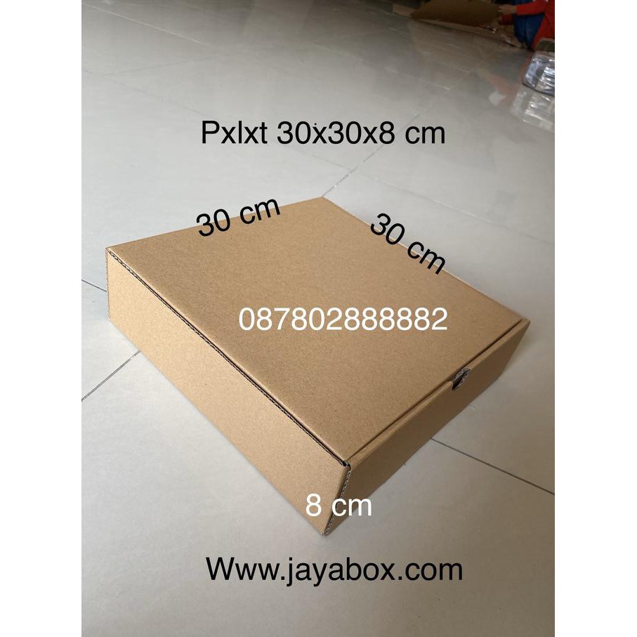 

BARU Kardus / box pizza / baju / kue 30x30x8 cm