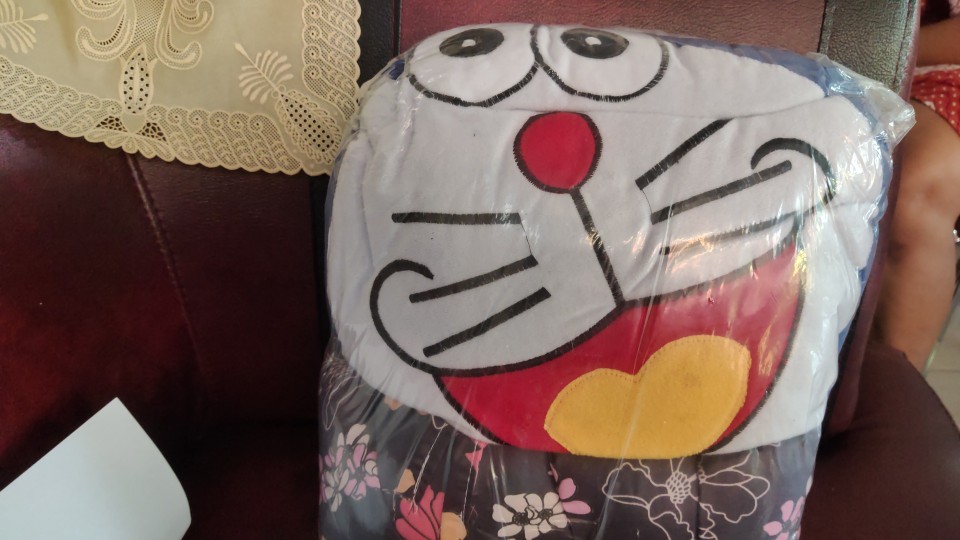 Bantal Karakter Murah Doraemon, Hello Kitty, Mickey Mouse, Minie Mouse