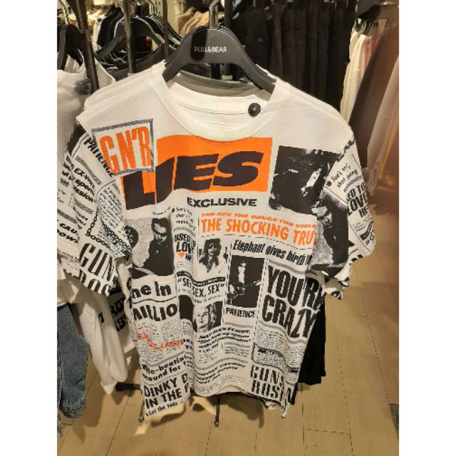 Tshirt GUNS N' ROSES Pull&Bear Man . Jastip