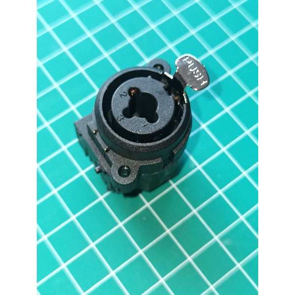 Soket Canon Multi Female & Akai - Bahan Plastik