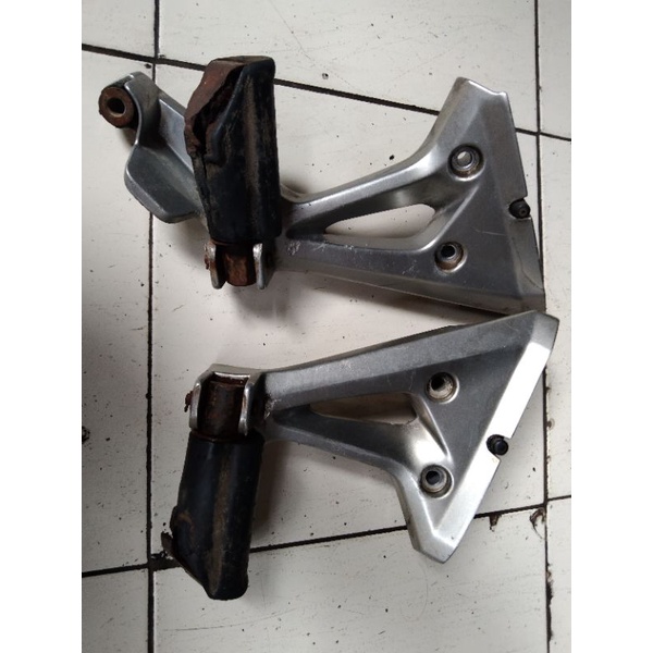 Bustep fosstep Belakang injekan Honda Blade New / ORIGINAL COPOTAN