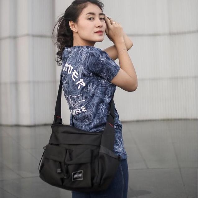 Terbaru.. tas selempang  laptop -kantor-kuliah-traveling-sekolah