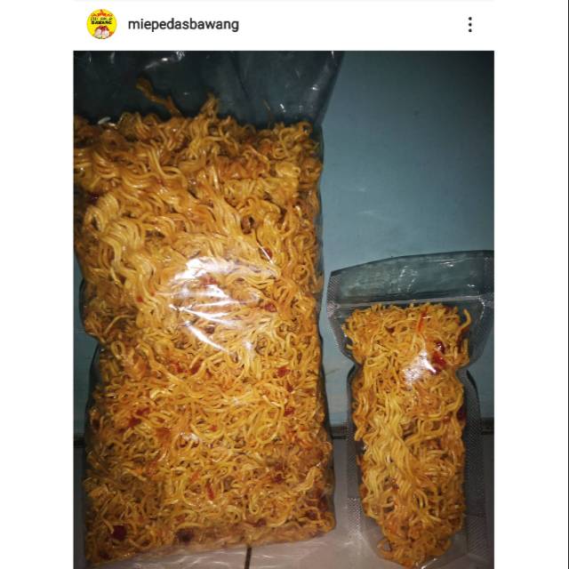 

125gr Mie pedas bawang/ mie pedas kering/ mie pedas kriting