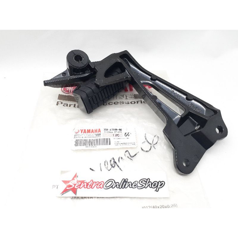 alumunium futstep footstep step belakang vega r 06 hitam kanan original ygp 3s0d74400