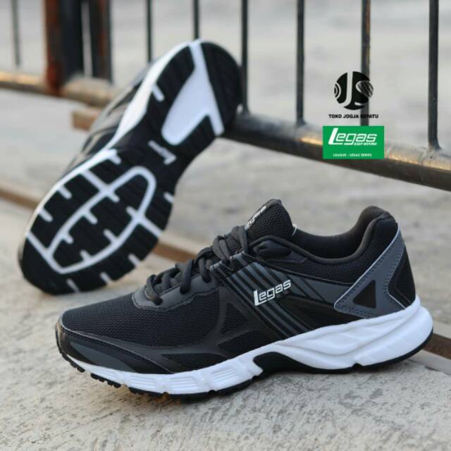 SEPATU RUNNING LEGAS IRON LA M - BLACK CASTLE
