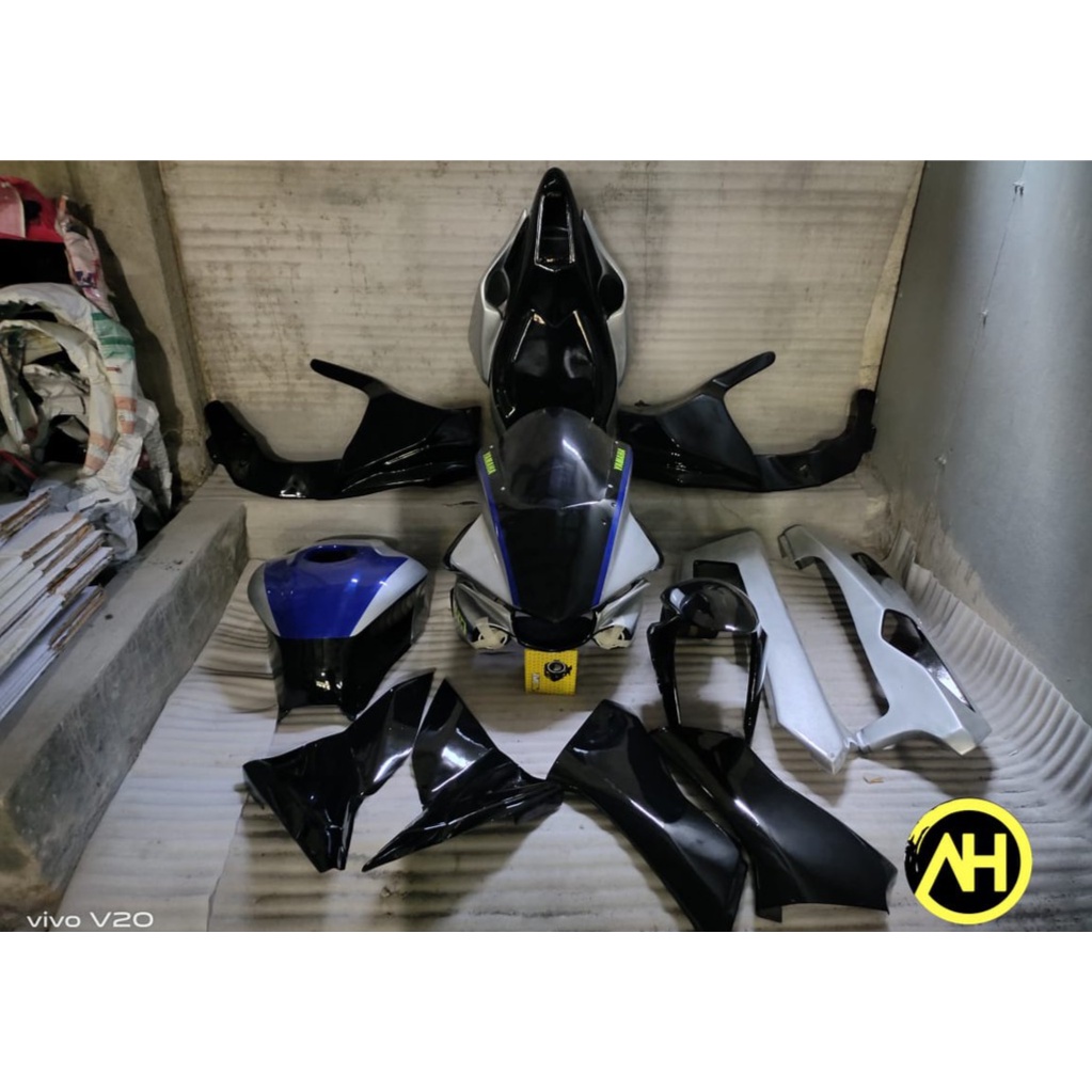 FULL BODY YAMAHA R15 V3 DAN R15 LAMA MODEL R1 FULL FAIRING
