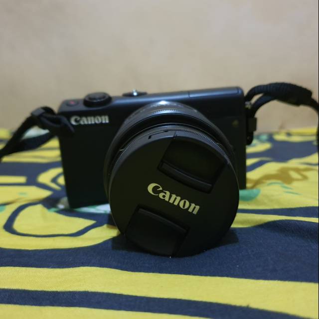 Preloved Camera Mirorrless Canon Eos M 100 kit EF-M 15 - 45 IS STM + Garansi 4bulan (Bekas)