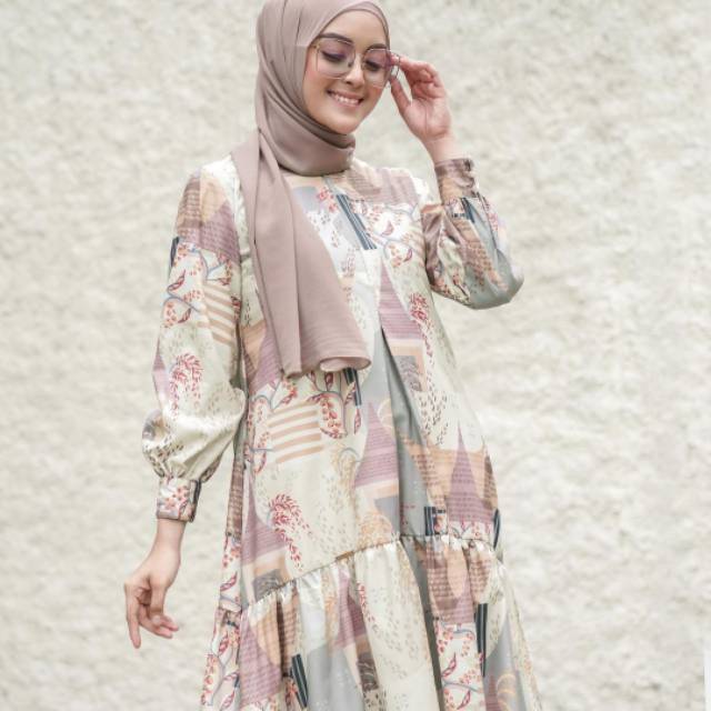 Andalas tunic verde size  wearing klamby