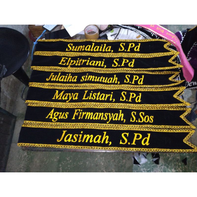 (1 HARI JADI) Selempang Wisuda Bordir Komputer Bahan Bludru/Baldu Renda Terbaik