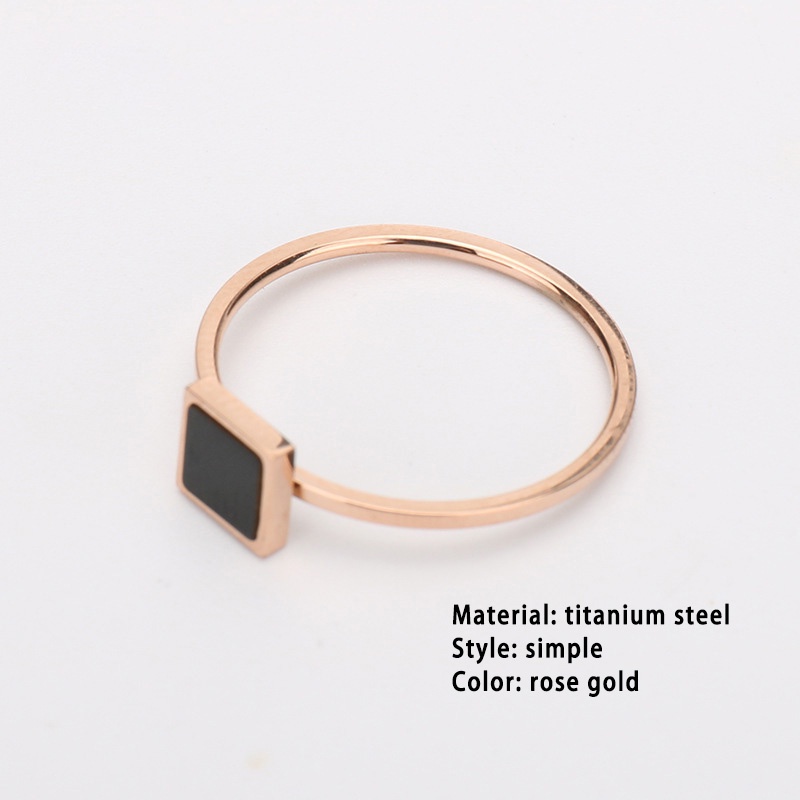 1 Pcs Fashion Cincin Titanium Wanita Kotak Hitam Pola Mawar Emas Stainless Hitam Unisex  Aksesoris - PD