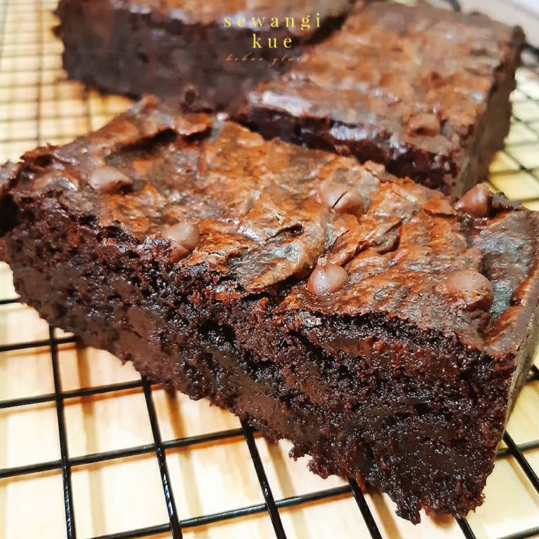 

Gluten free & Dairy Free Brownies | Gluten Free Fudgy Brownies (GF, DF) - sewangikue