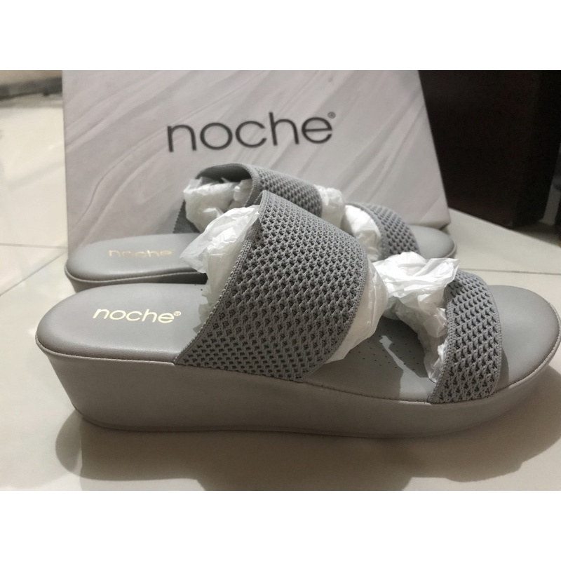 Sandal Wedges Noche size 37