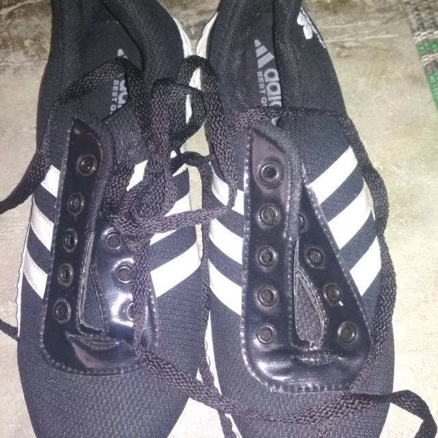Sepatu adidaas Kzl