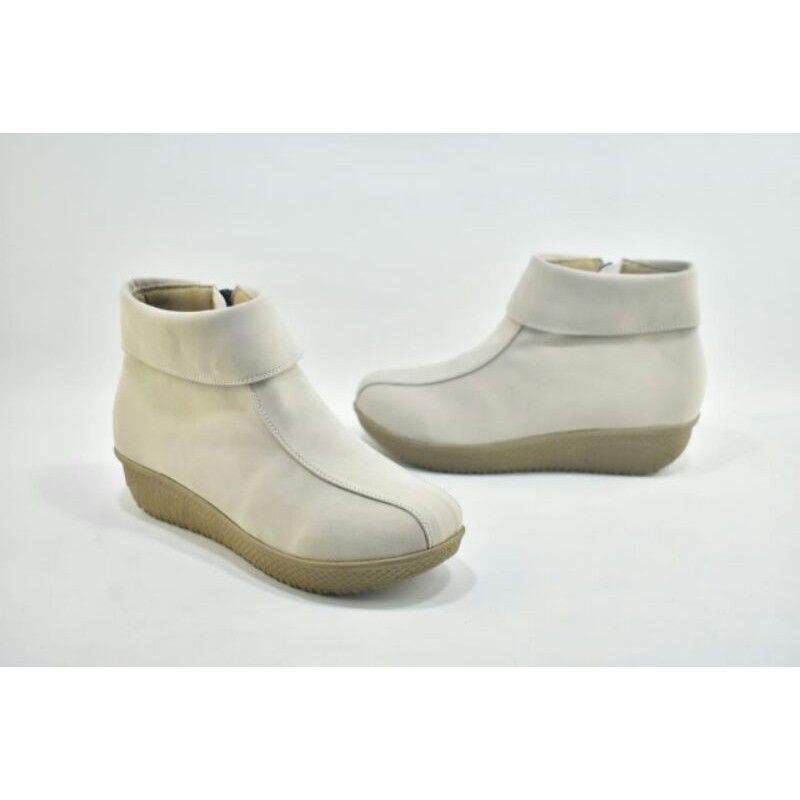 Image of CBR SIX PROMO SEPATU HITS SEPATU SEMI BOOTS WANITA MODEL BARU CBR  SIX BCC 885 #3