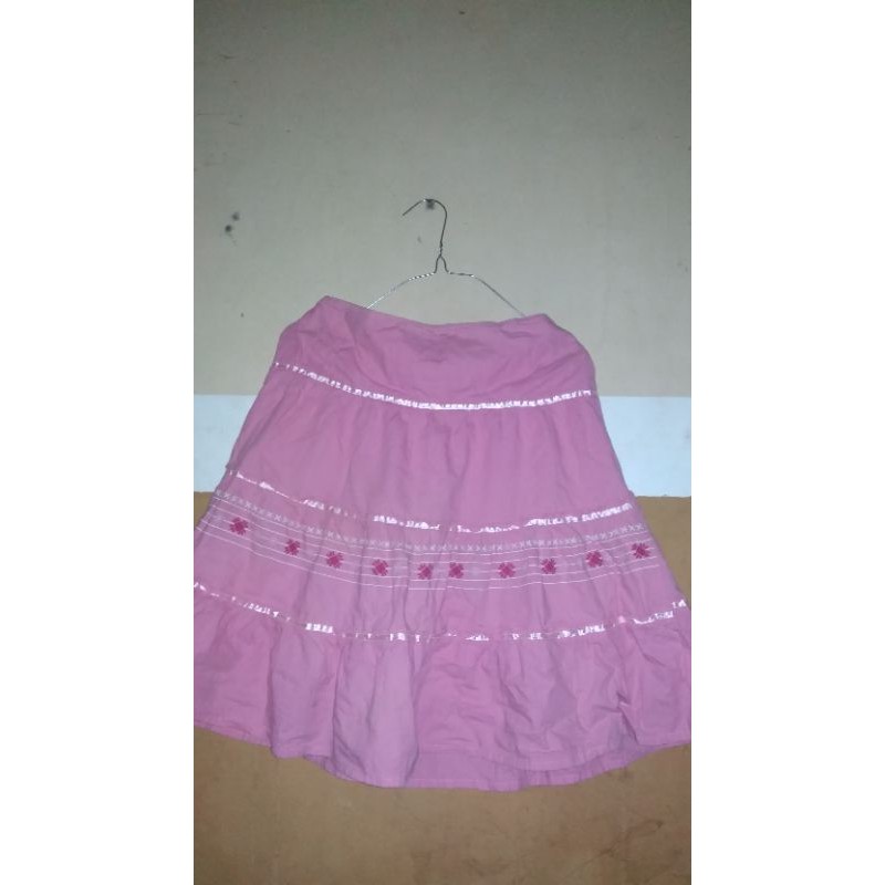 rok pendek unik motif bunga warna pink