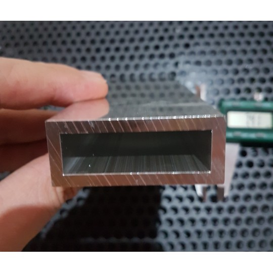 Alumunium hollow 50 x 20 mm, t. 3.75 mm, L. 1 m