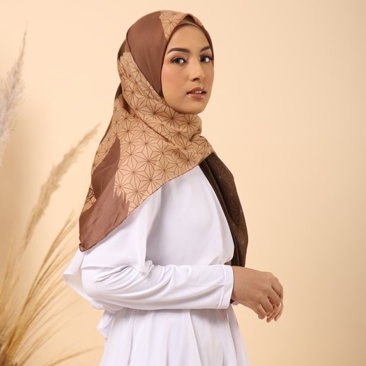 Jilbab Segiempat Elzatta Kaila Voal Premium Series-Widuri - Coklat