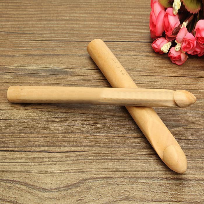 Ergonomic Wooden Crochet Hook - Hakpen Kayu Ukuran Besar