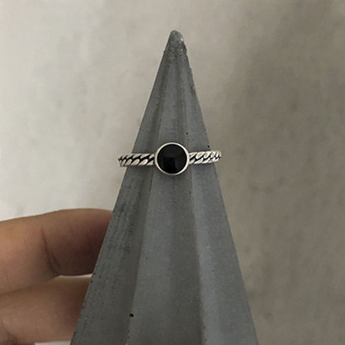 Cincin Silver 925 Hias Kristal Warna Hitam Gaya Vintage Korea Untuk Wanita