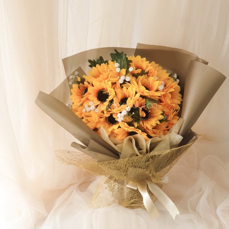 

H E L I A - Flowers Bouquet | Artificial Flowers | Graduation Bouquet | Anniversary | Wedding |