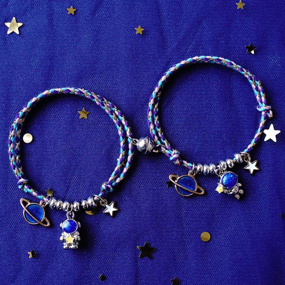 Timekey 1pc / 2pcs Gelang Tali Rajut Dengan Gesper Magnetik Desain Astronot / Bintang Untuk Pria / Wanita E1W8