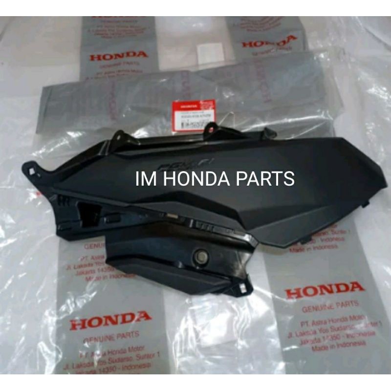 cover tebeng sambungan body samping kanan new Vario 125 LED 2018-2020