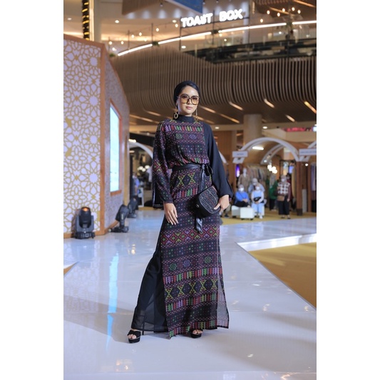 gaun print motif ulos mandailing