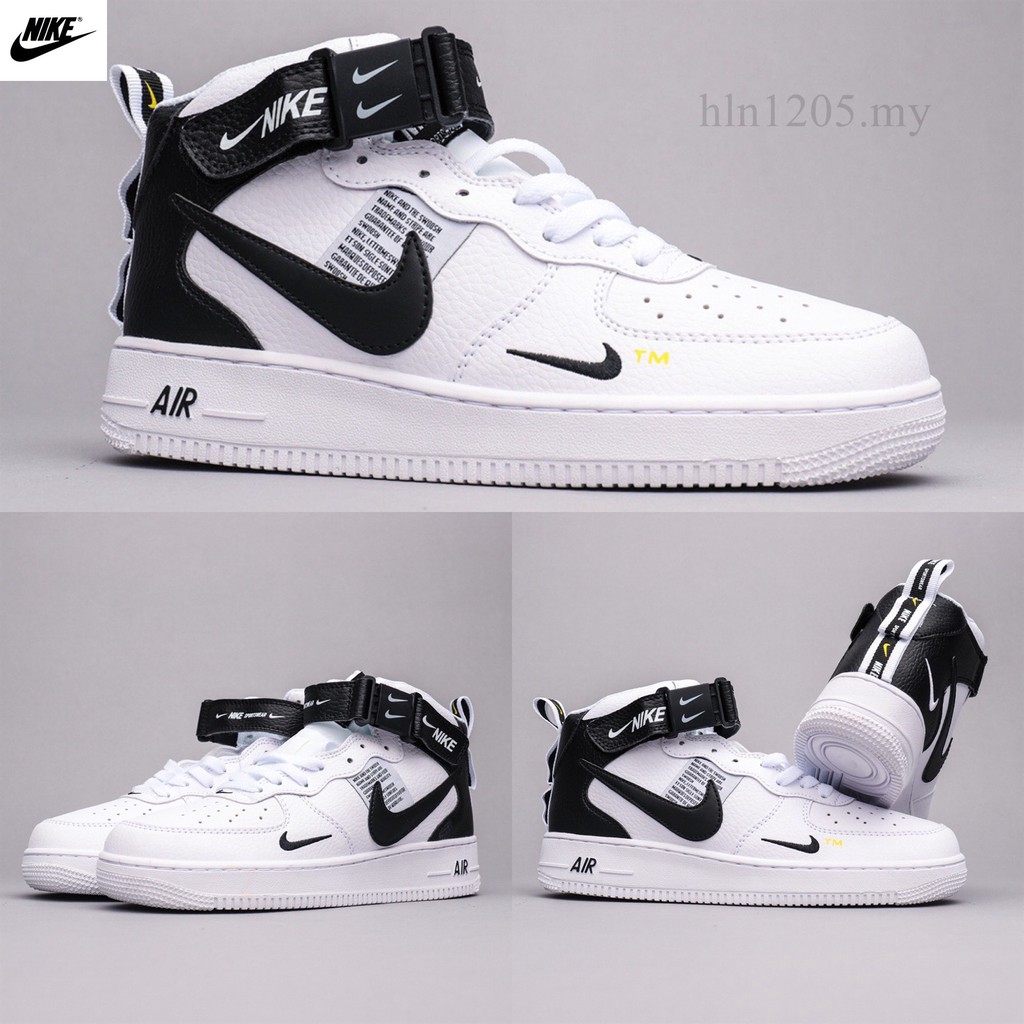 nike black and white sports shoes
