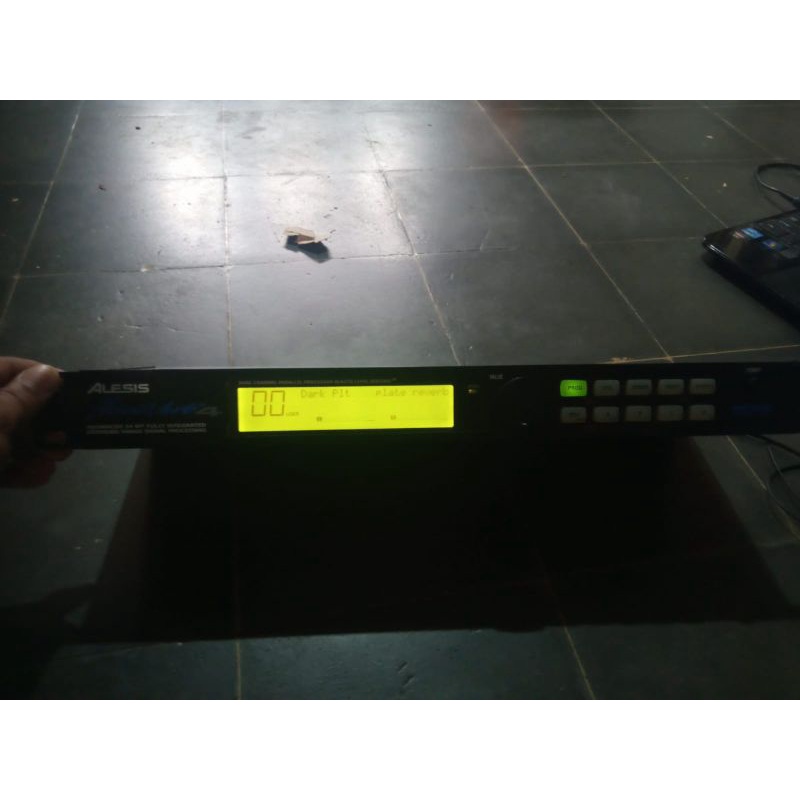 efek alesis midiverb 4