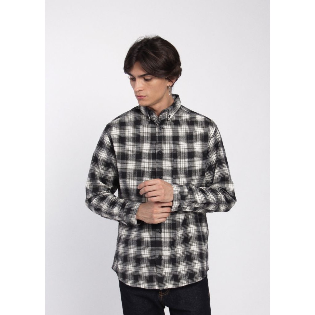 

Erigo Flannel Parmad Black