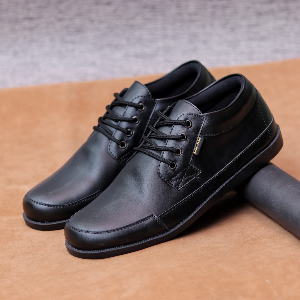 PIRELY Sepatu Kasual Formal Pria Pantofel Casual Kulit Sintetik Kerja kantor Kuliah Simple Murah