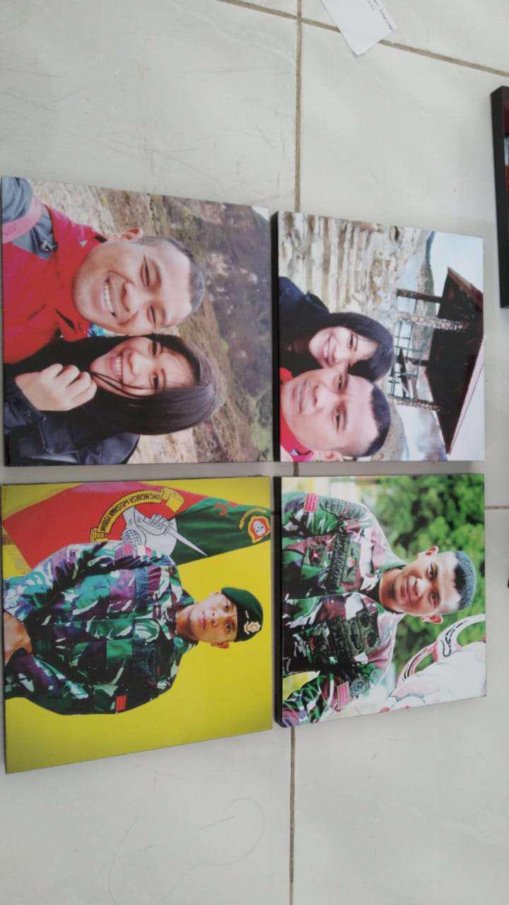 Cetak Foto (custom) 23x23 4pcs Plus Frame Wall Decor Hiasan Dinding Dekorasi Kamar  Kayu Murah