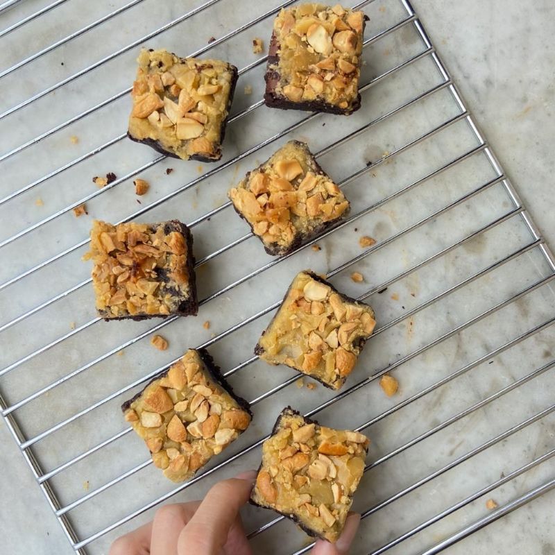 

Rhum Cashew Caramel Brownies