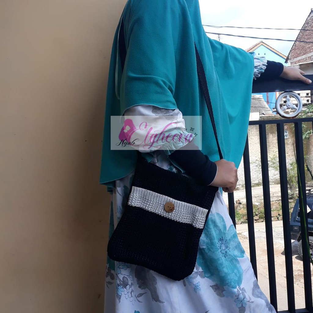 Brand Elgheera Tas Selempang Kancing Batok / Tas Rajut Selempang