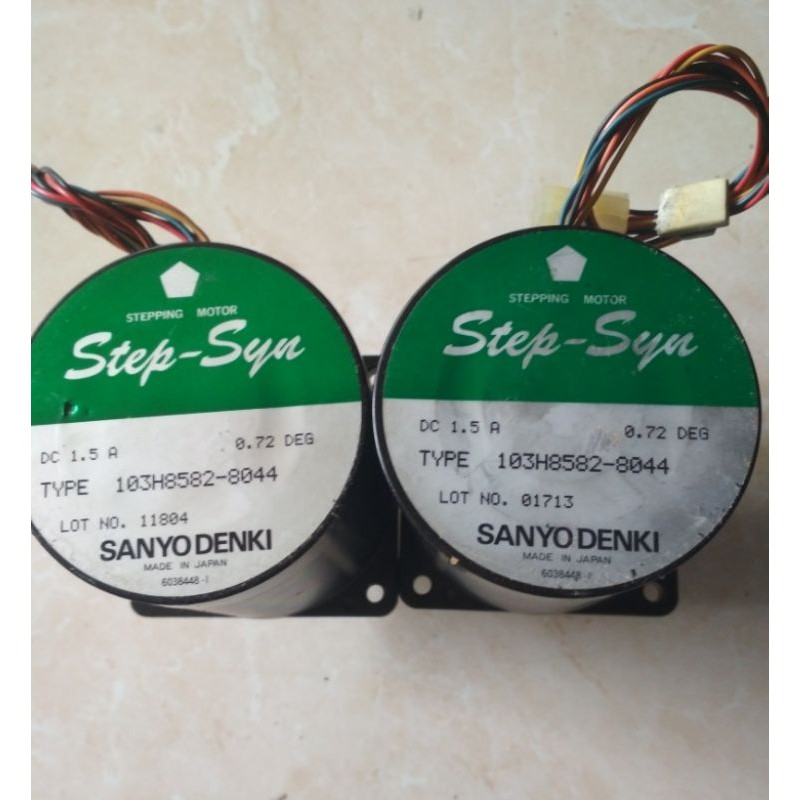 Steppiing Motor 5 Phase Sanyo Denki 103H8582-8044