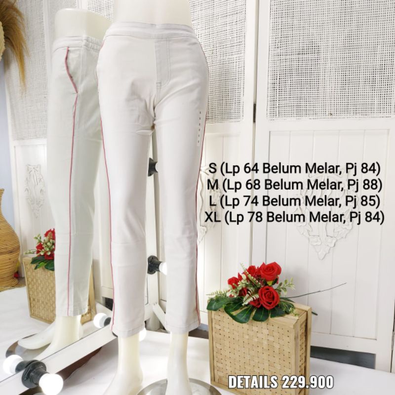 Celana Cewek DETAILS