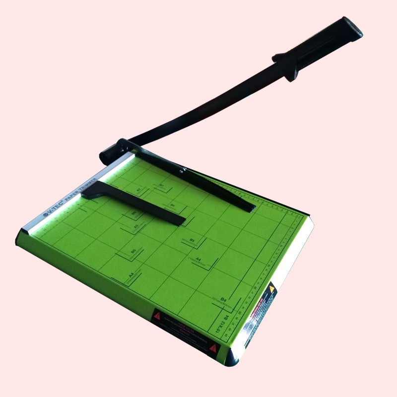 

Pemotong Kertas / Paper Trimmer ukuran B4