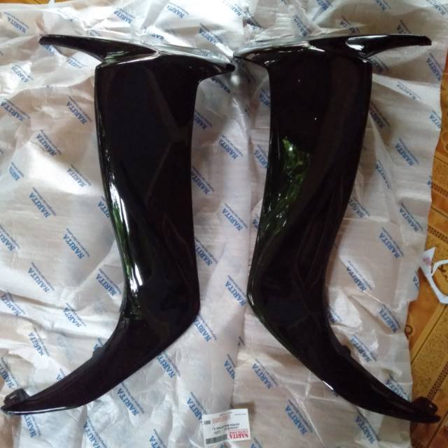 SAYAP LUAR SATRIA HIU HITAM/SATRIA MALAYSIA