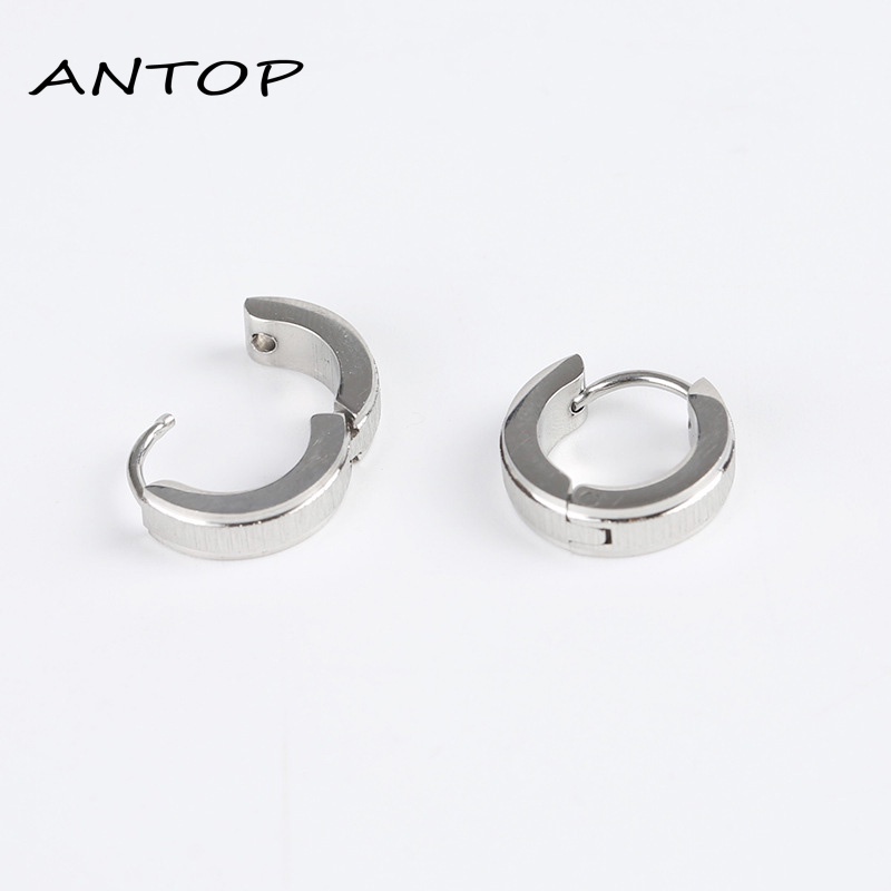 1 Pc Anting Stud Tindik Bahan Stainless Steel Warna Silver Gaya Korea Punk Gothic Untuk Unisex