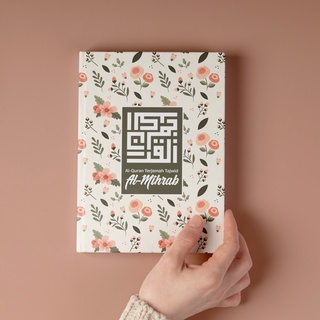 Al Qur'an terjemah dan tajwid warna Al Mihrab Cover wanita millenial ukuran B6 (12,5x17,5cm)  - Mecca