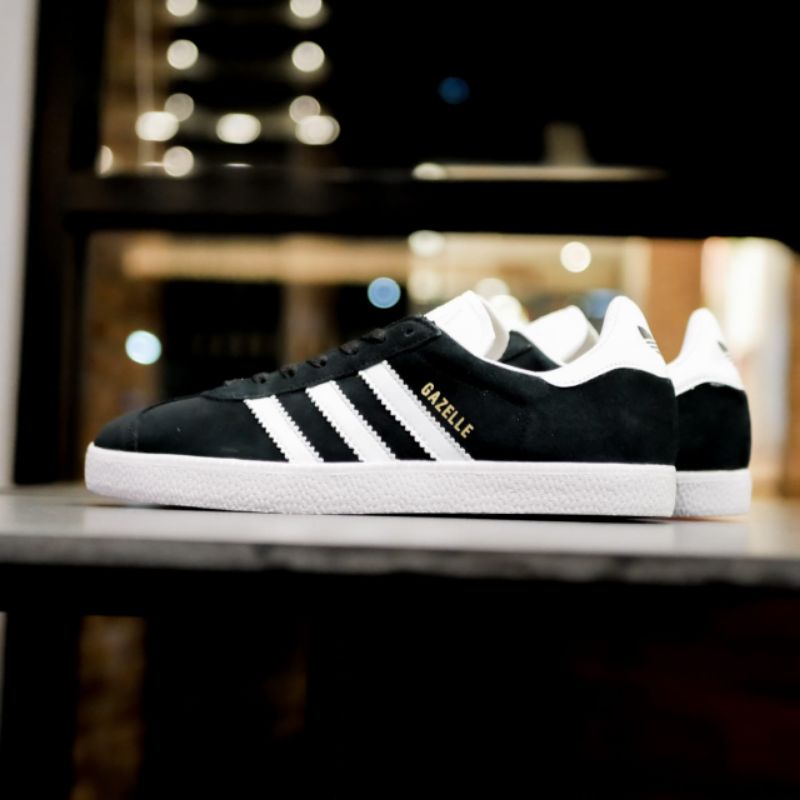 adidas gazelle black white gold