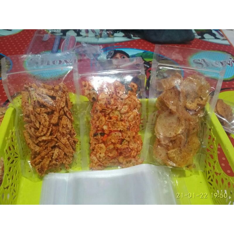 

CEMILAN PEDAS, KRIPIK KACA, BASRENG, KERUPUK BANTAT EKSTRA PEDAS DAUN JERUK