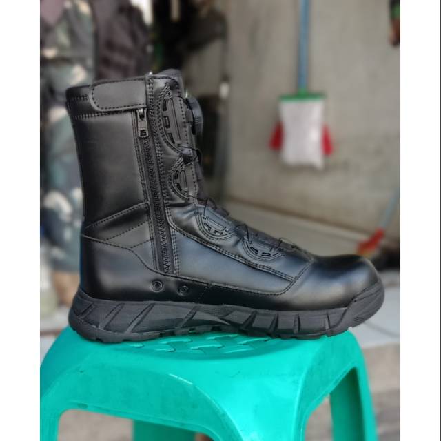 Sepatu pdl combats boa trav full kulit/tali putar