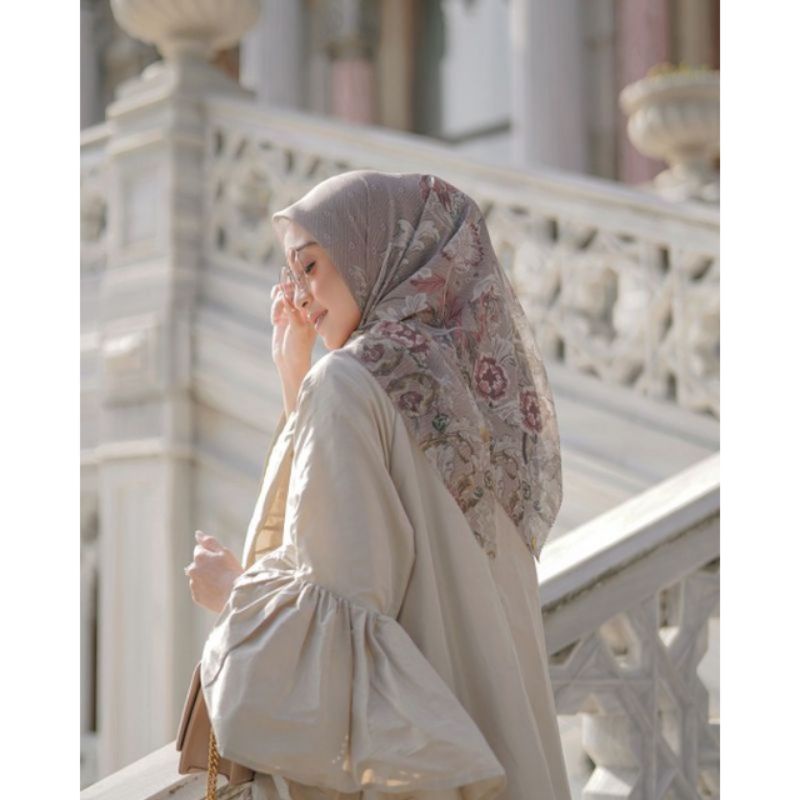 Buttonscarves Royale Khaki