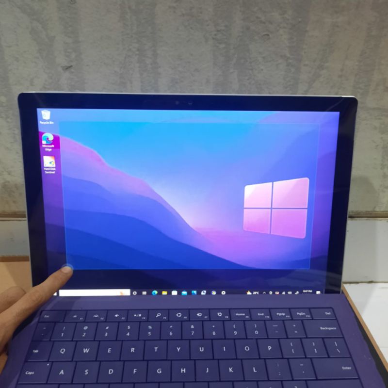 Laptop 2 in 1 Microsoft Surface Pro 4 Intel Core i5-6300U Gen 6 Ram 8/256Gb(ssd), Touchscreen LayarBisa di Copot  Jadi Tablet