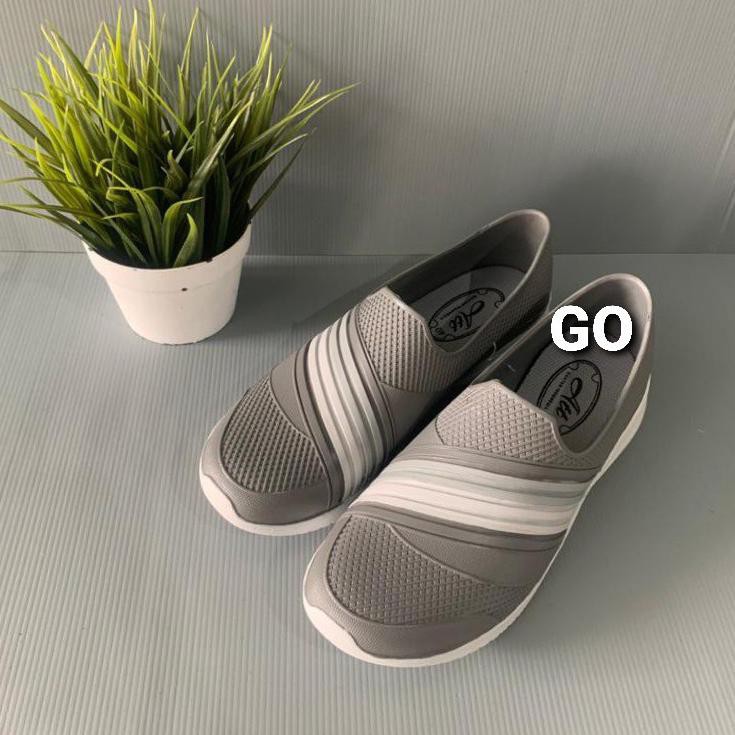 sogo ATT SWL 481 Sepatu Karet Wanita Santai Slip On Anti Air Lentur Nyaman Kuat Ringan